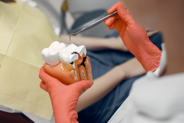 Fatores que Influenciam a Duração do Tratamento de Implante Dentário